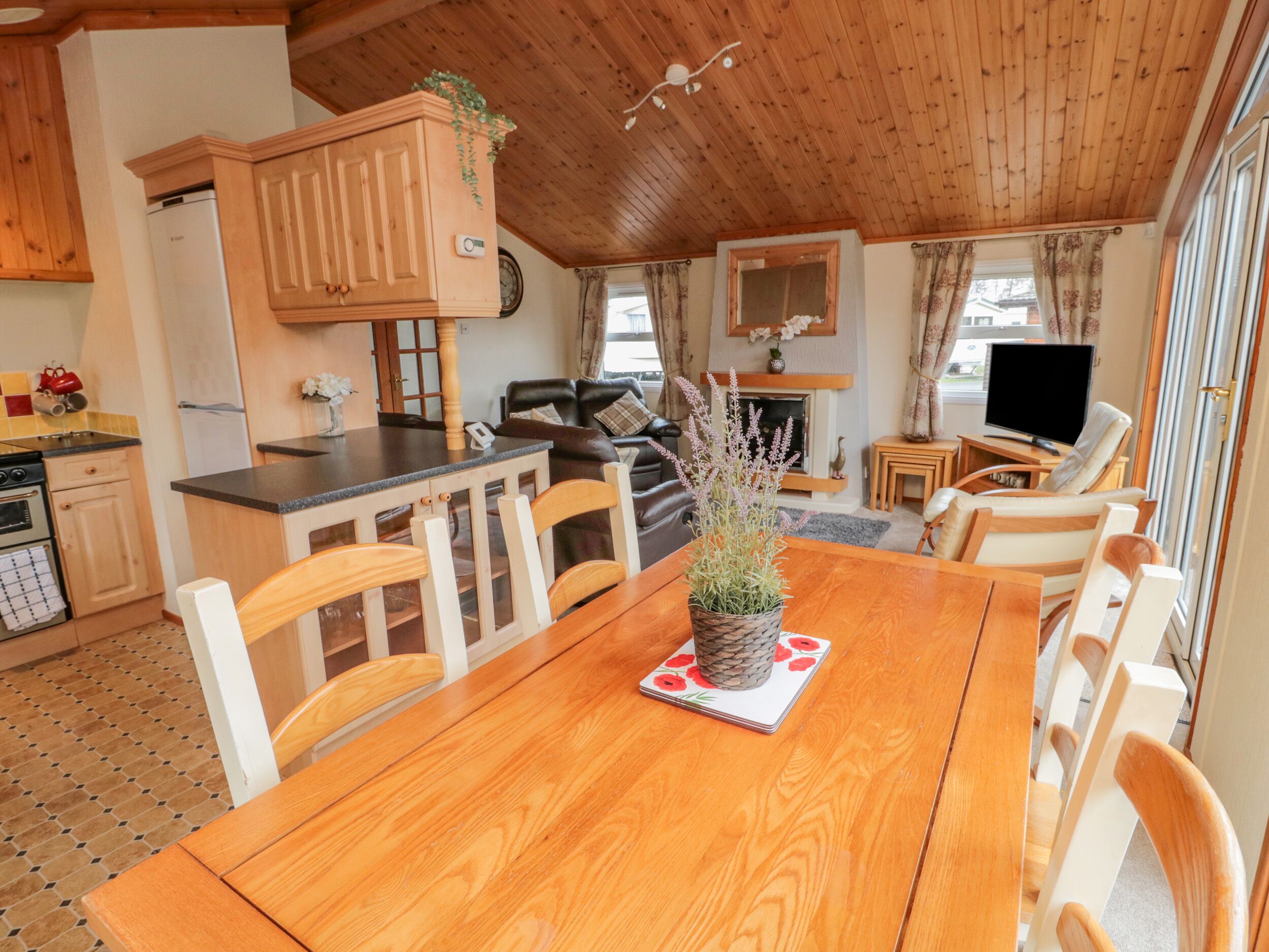 Ferienhaus | Eigene Küche | Kühlschrank, Wasserkocher, Toaster, Kochgeschirr/Geschirr/Besteck