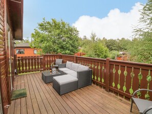 Cottage | Property grounds - 4 The Oaks (Morpeth)