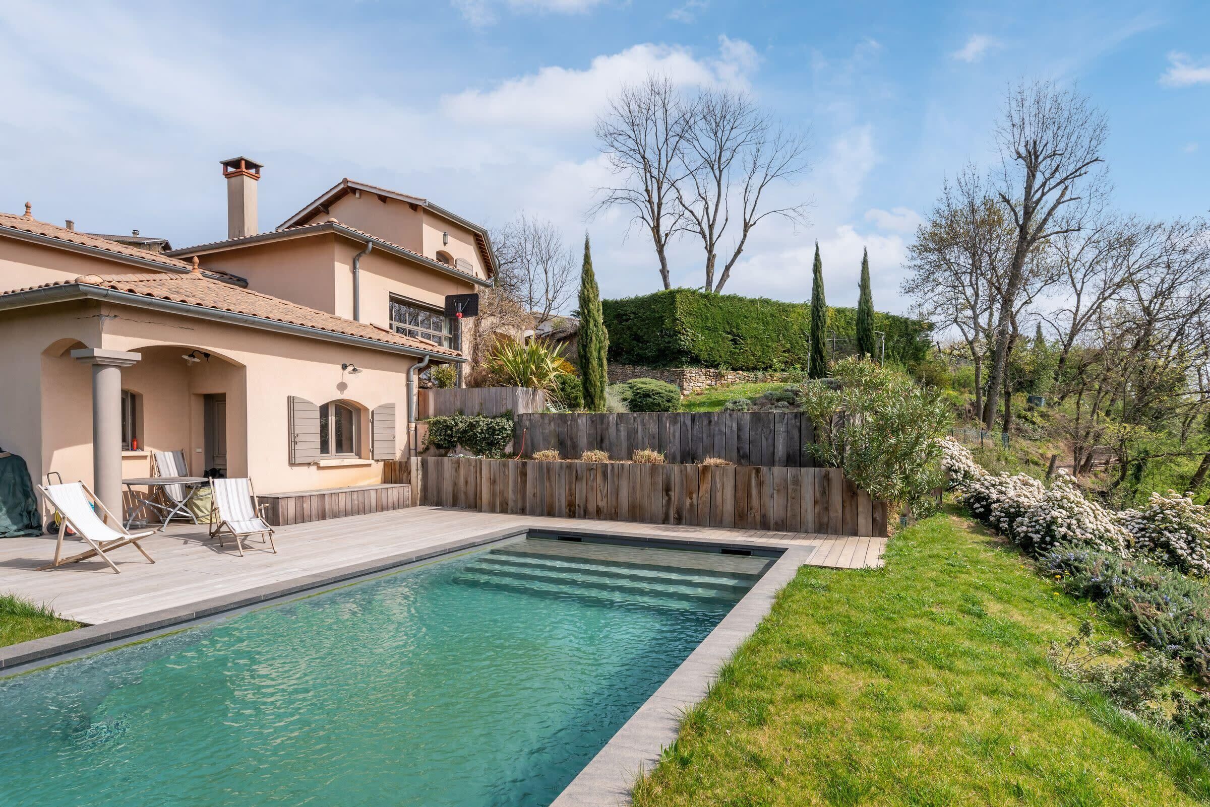 Les Lavandes, cosy house with garden, pool and view