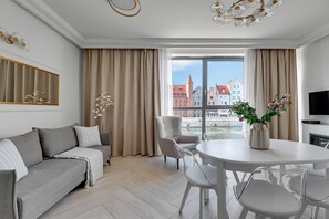 Deluxe Apartment | Living room