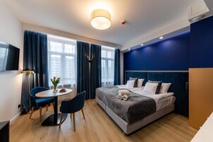 ห้องสแตนดาร์ดดับเบิล | เครื่องนอนป้องกันสารก่อภูมิแพ้, ผ้าม่านกันแสง, เตารีด/โต๊ะรีดผ้า