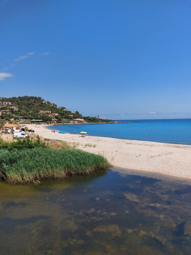 Charming villa 50 m from the sea. Pets allowed