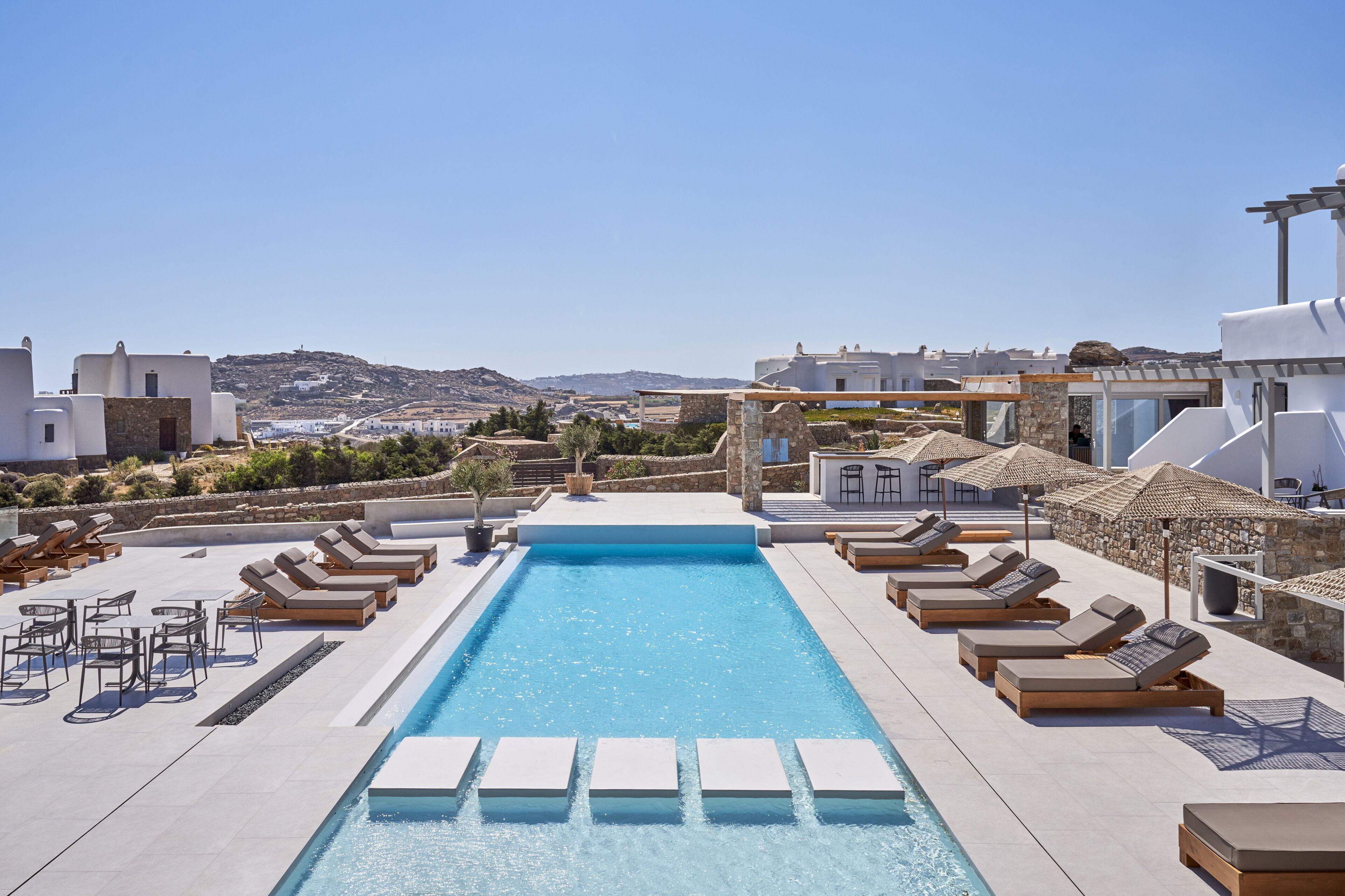 Piscine extérieure en saison