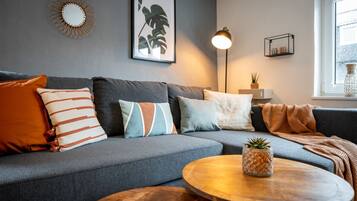 Smart-TV, videospill, fotballspill og bøker