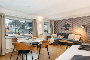 Dining - Treehouse - Central, indoor playground, garden, Switch & Stream, SummerCard (Winterberg)