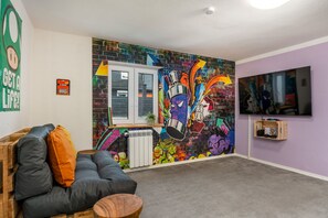 Interior - Treehouse - Central, indoor playground, garden, Switch & Stream, SummerCard (Winterberg)