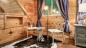 Interior - Secluded|5 Min to Twn|Game Rm|Kid-Friendly Escape (Pigeon Forge)