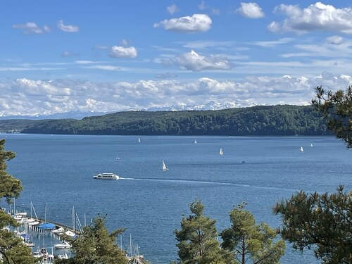 Apartment with large terrace and garden near the lake