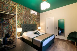 In-room safe, individually decorated, individually furnished, desk - The Time Home&Hotel (Santa Margherita Ligure)