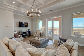 TV - Gorgeous home offering Beach Views with Private pool!! (Port Aransas)