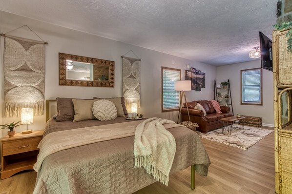 1 bedroom, iron/ironing board, free WiFi, bed sheets