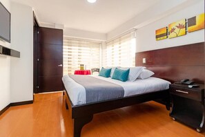 In-room safe, free WiFi, bed sheets - Hotel SBC (Bogotá)