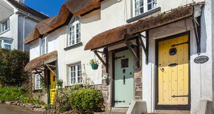 Thatched chocolate box 500year old cottage on the fringe of Exmoor National Park