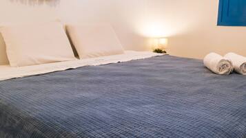 Deluxe Room, Accessible | Egyptian cotton sheets, premium bedding, free WiFi, bed sheets