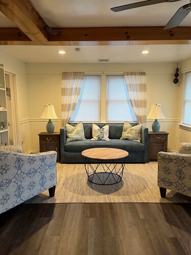 Lovely Seaside Park Condo - 1 block from the beach!