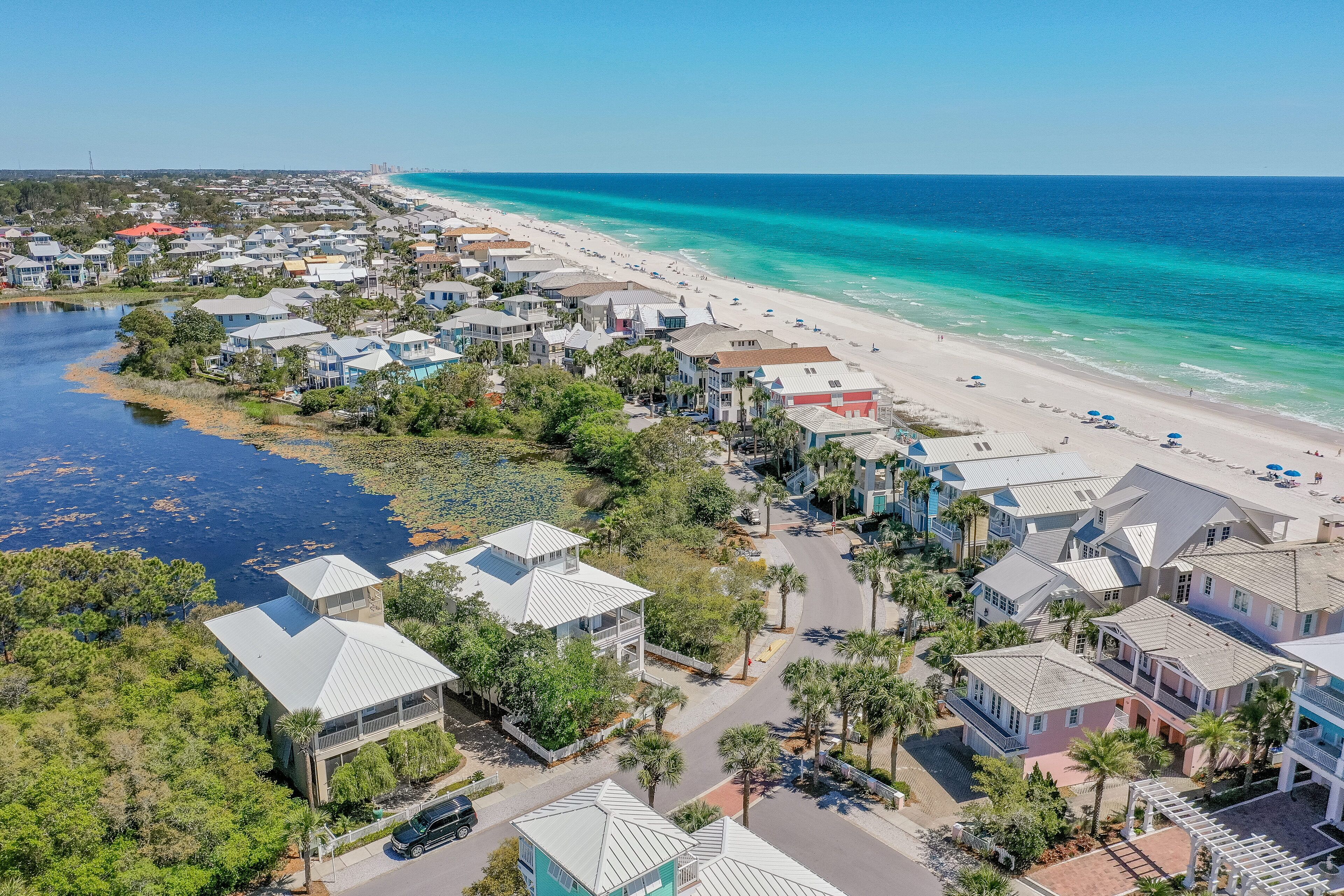 The Lucky Duck: On Lake Carillon, across from Beach and Pool