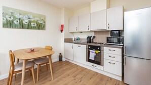 Apartment, 1 Queen-Bett | Eigene Küche | Kühlschrank, Mikrowelle, Ofen, Herdplatte