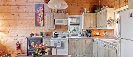 Frigorifero, microonde, forno, macchina per tè/caffè