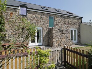 Cottage | Interior - No 2 The Stables (Llangefni)