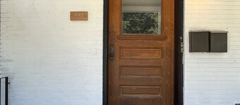 Downtown Apartment With Game Room! Walking Distance to Bars/Restaurants