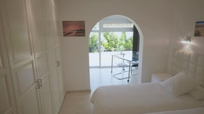 1 habitación, tabla de planchar con plancha, wifi y ropa de cama 