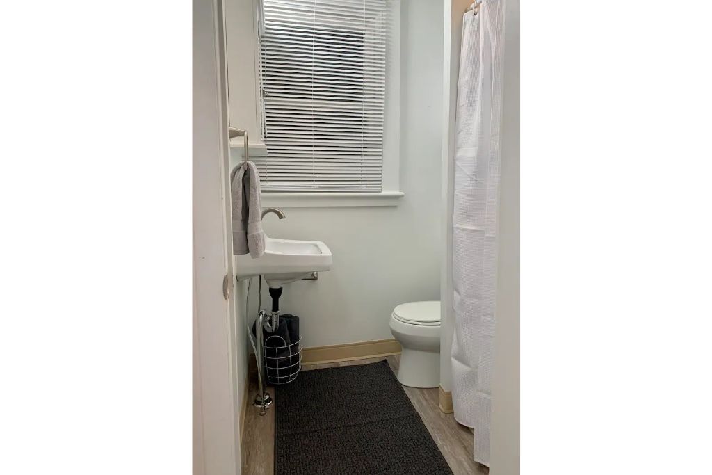 Studio on Pierce ** Village of Hamburg