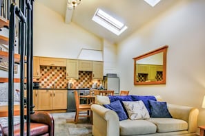 Cottage | Living area