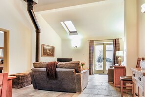 Cottage | Living area