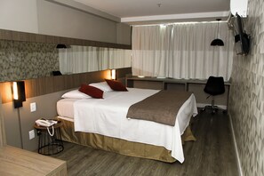 Deluxe Double Room | Premium bedding, minibar, in-room safe, individually furnished - Logic Hotel Volta Redonda (Volta Redonda)