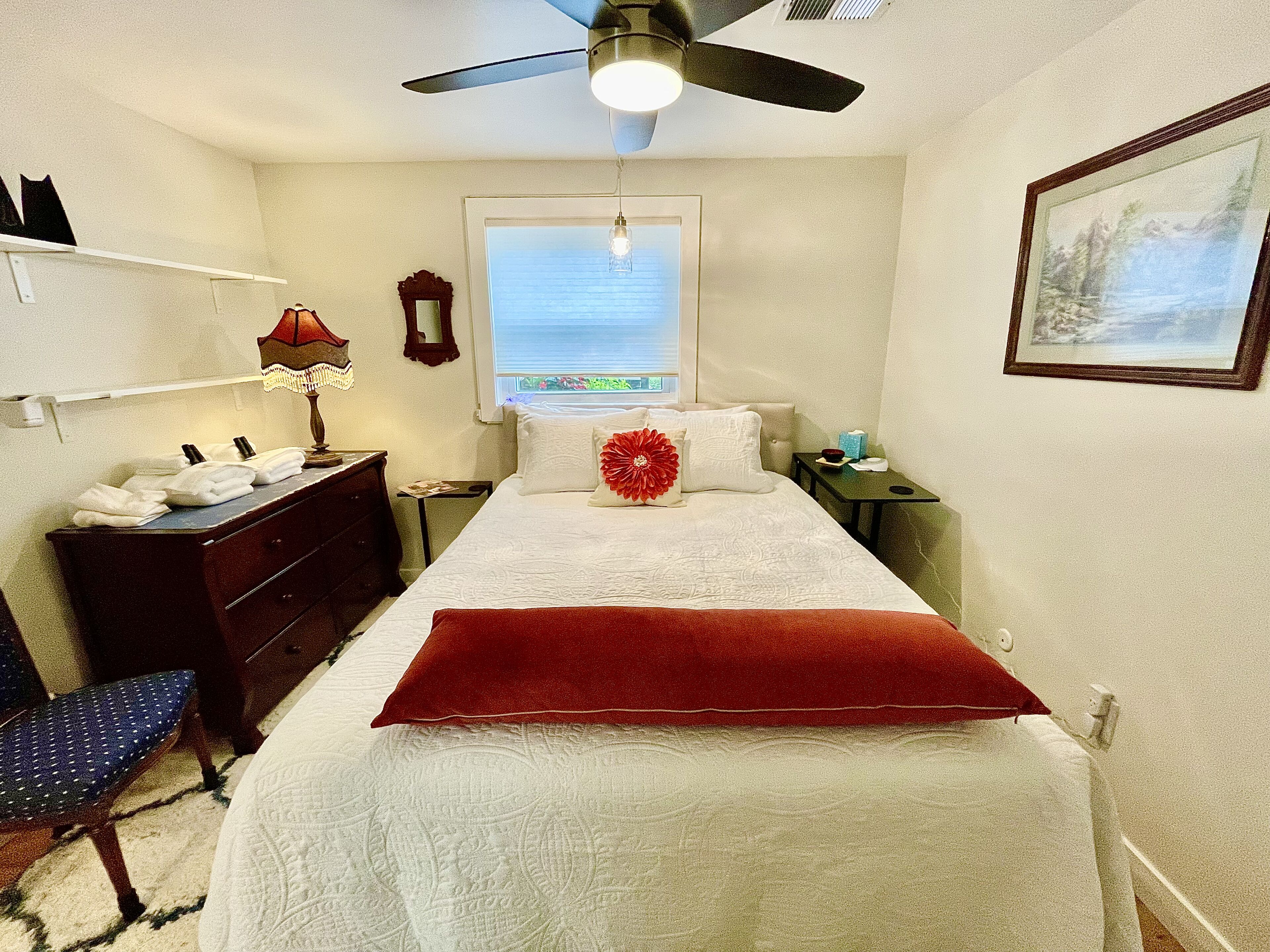 Beautiful Modern 2 Bedroom (with option for 5 BDRM)