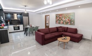 TV - Destino villa ,huge pool,Near Rethymno (Agios Markos)