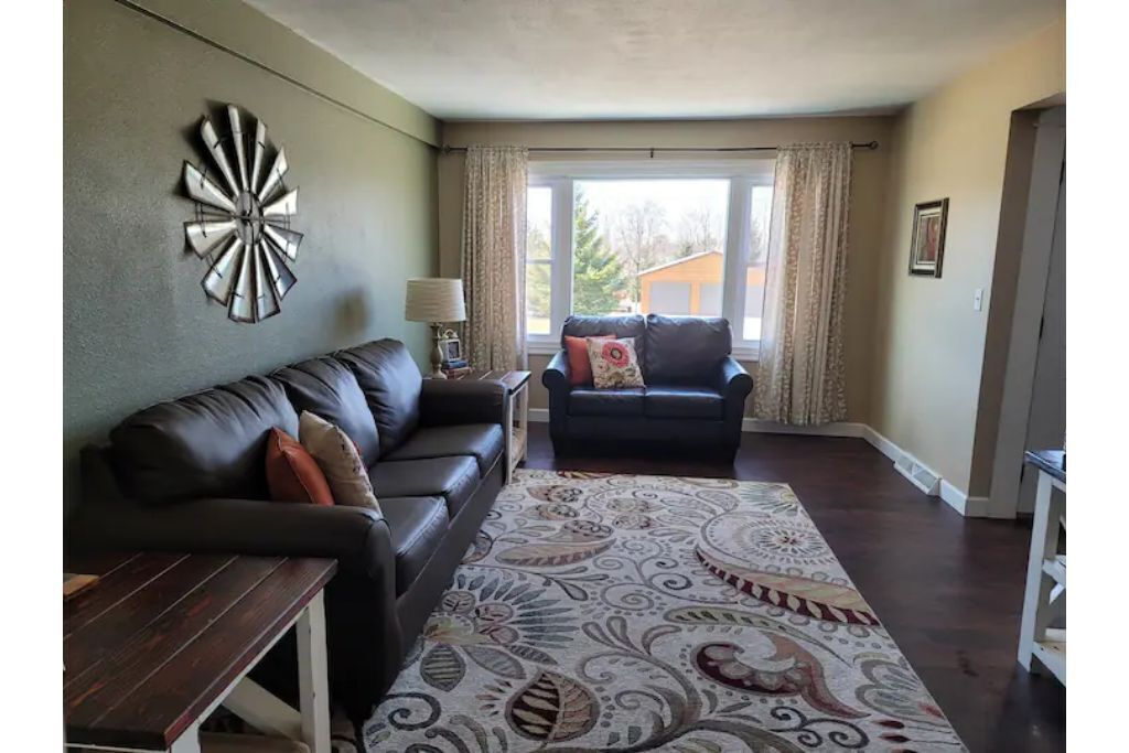 Country Cheese Factory - King Bed!