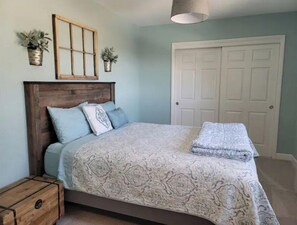 3 bedrooms, desk, iron/ironing board, free WiFi