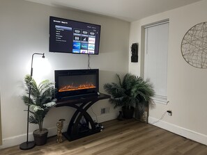 Nhà dành cho gia đình | Khu phòng khách | Màn hình máy tính 