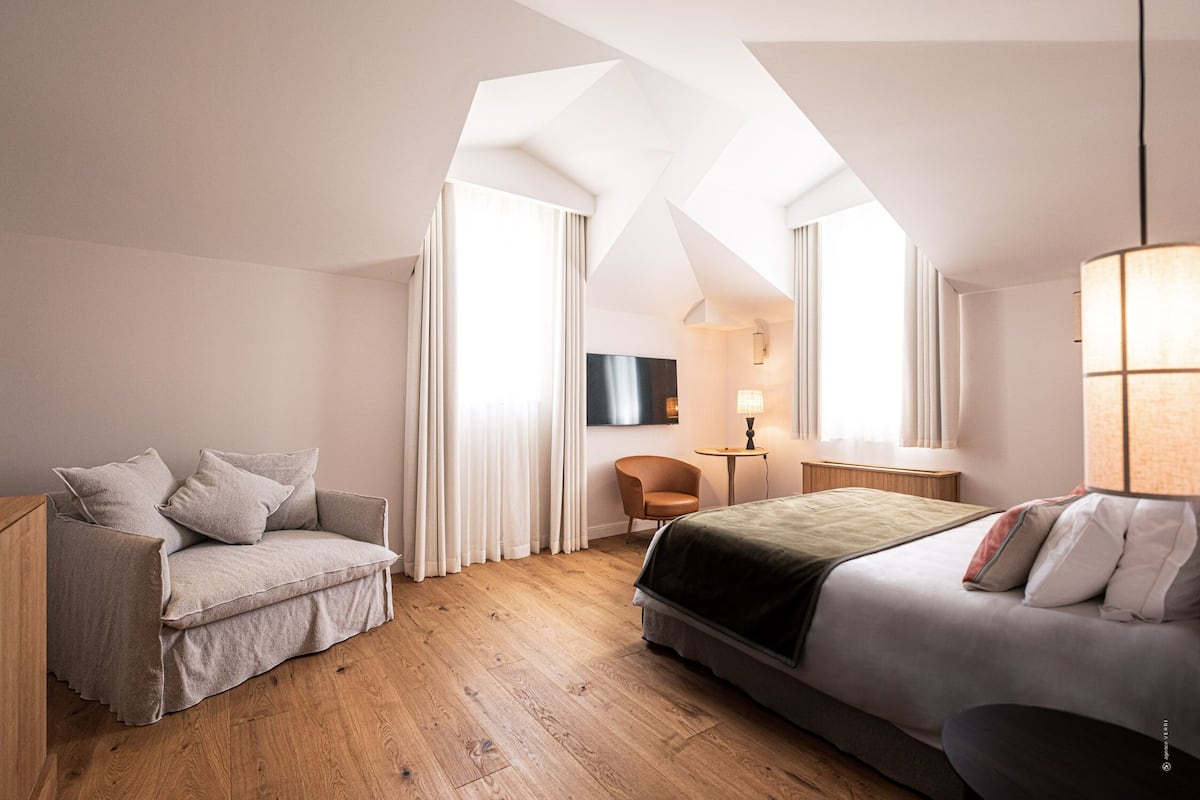 Deluxe-Doppelzimmer | 1 Schlafzimmer, Daunenbettdecken, Pillowtop-Betten, Minibar