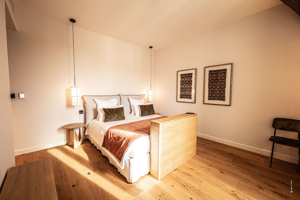 Deluxe-Doppelzimmer | 1 Schlafzimmer, Daunenbettdecken, Pillowtop-Betten, Minibar