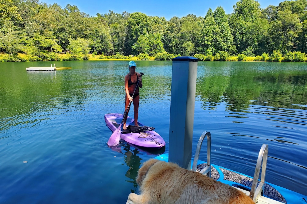 Palm Lake Cottage: 5-Star Country Comfort