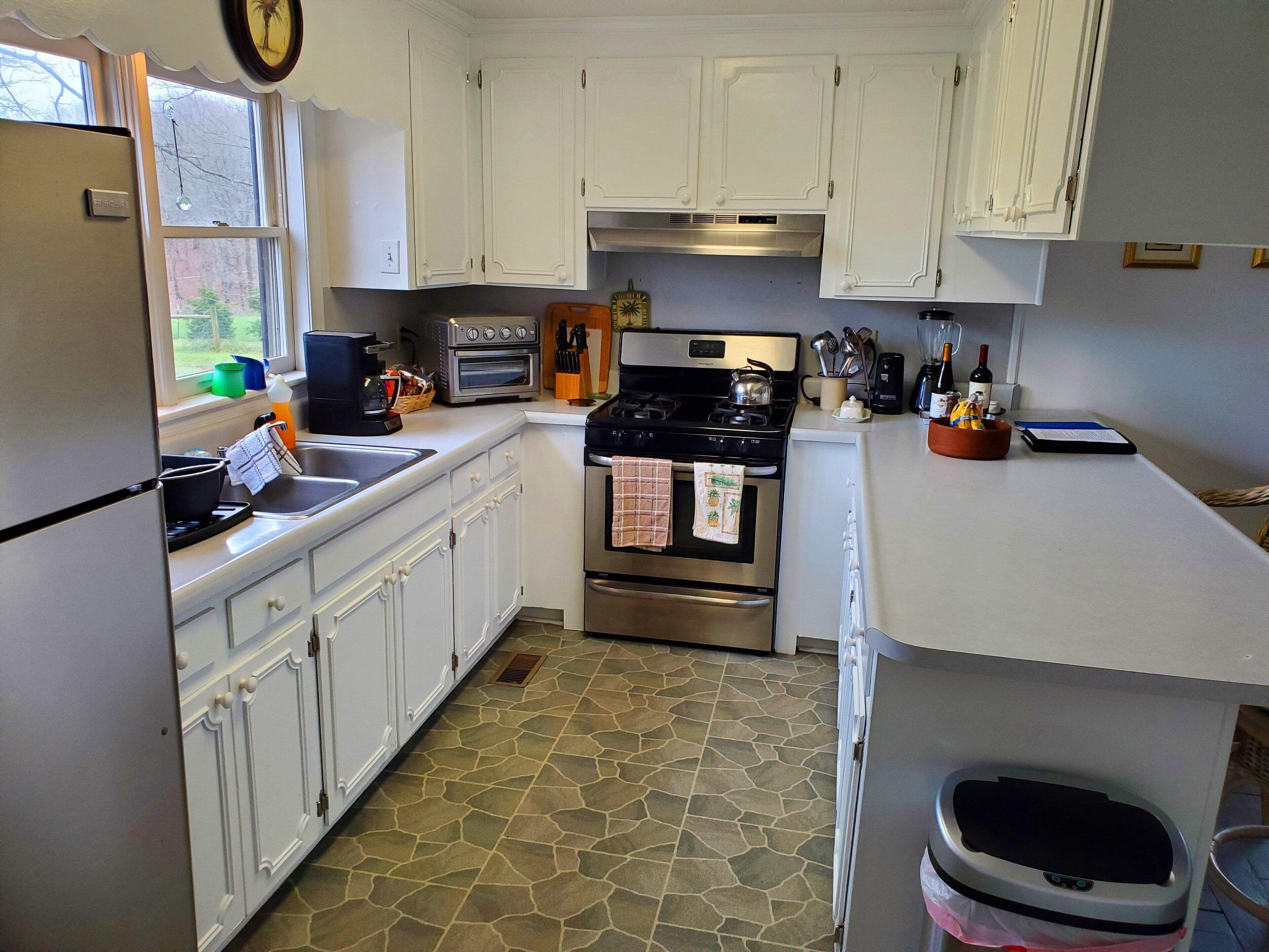 Palm Lake Cottage: 5-Star Country Comfort