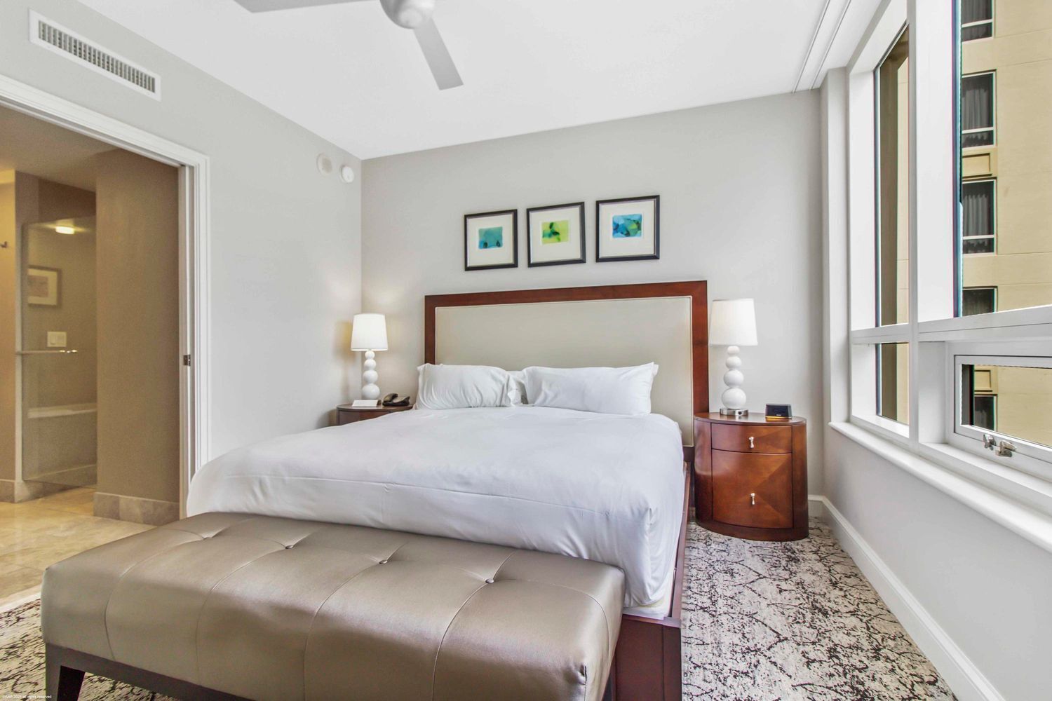 ON THE BEACH Palm Beach Marriott Singer island resort & Spa! 2bd 2bth