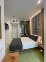 Studio, Balcony