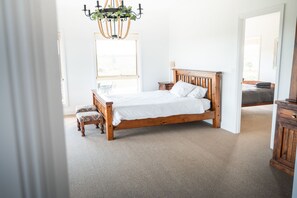 4 bedrooms, WiFi, bed sheets, wheelchair access