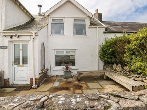 Interior - 1 Salt Cottage (Swansea)