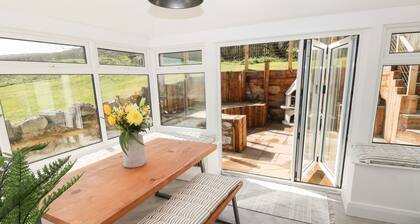 2 Salt Cottage