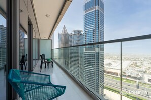 Elite Apartment | Terrace/patio - Dream Inn - Paramount Tower (Dubai)