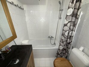 Bathtub - 1st floor, view ski slopes, tv, ski locker, 14m², Les Saisies (Les Saisies)