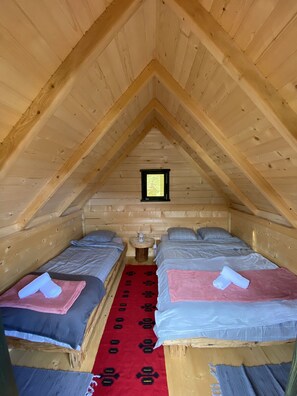 1 bedroom, bed sheets