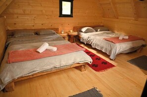 1 bedroom, bed sheets