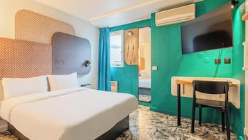 Desk, free WiFi, bed sheets