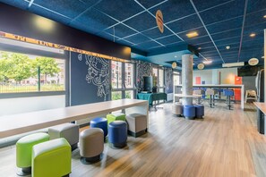 Tägliches Frühstücksbuffet gegen Gebühr