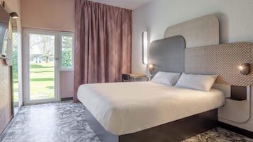 Tweepersoonskamer, toegankelijk voor rolstoelgebruikers, niet-roken | Een bureau, een laptopwerkplek, geluiddichte muren, gratis wifi